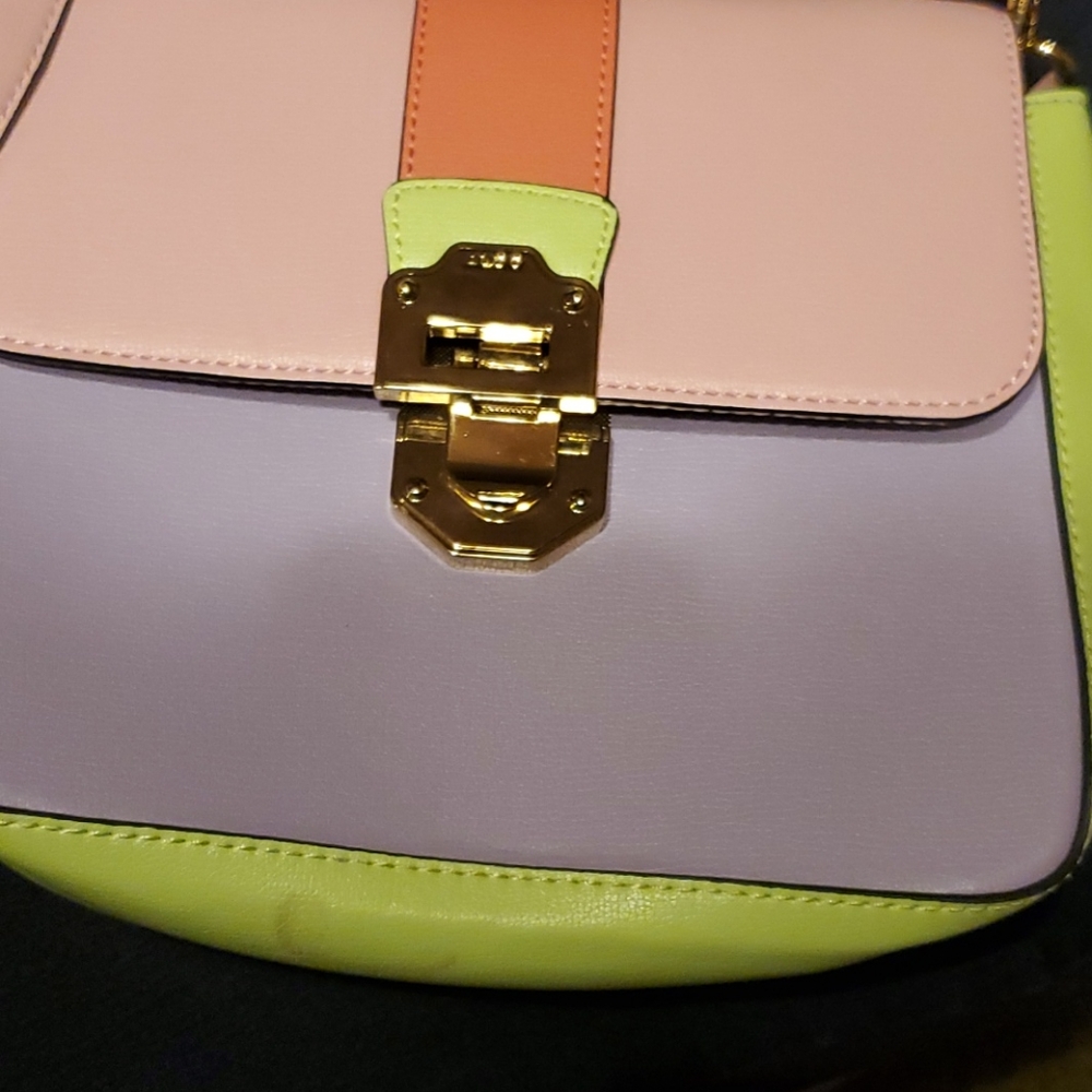 Iam selling my Aldo pocket book